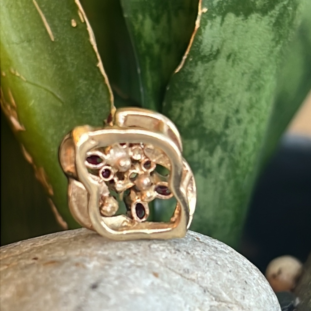 14 karat gold, ruby and diamond pendant - Picture 4 of 11